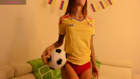 Snapshot of evagomez chatting on June 18, 9:14 am Eva Gomez online show from June 18, 9:14 am