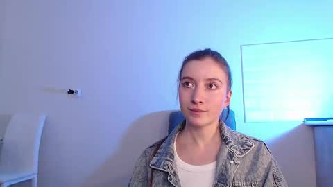 Snapshot of evahailey_ chatting on March 19, 4:05 am Eva online show from March 19, 4:05 am