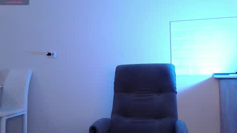 Snapshot of evahailey_ chatting on March 24, 4:17 am Eva online show from March 24, 4:17 am