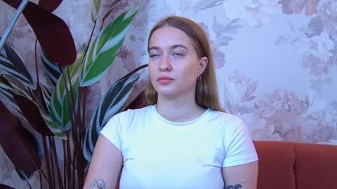 evahariss1 online show from September 29, 6:07 am