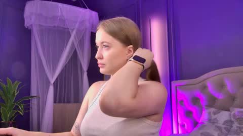 evahariss1 online show from October 1, 9:04 am