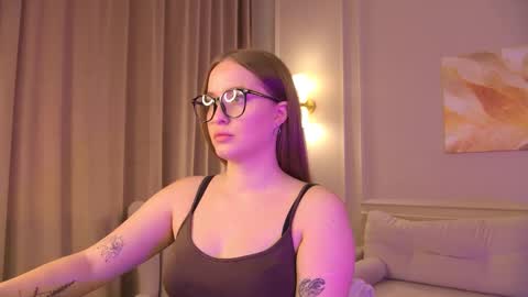 evahariss1 online show from October 6, 9:07 am