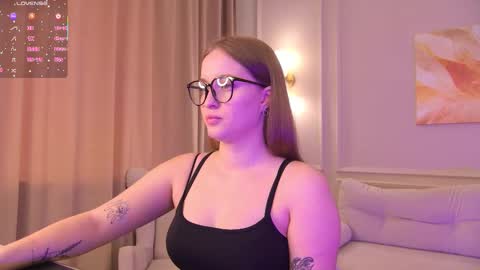 evahariss1 online show from October 11, 9:08 am