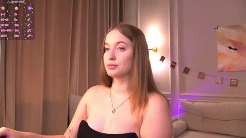 evahariss1 online show from November 3, 9:10 am