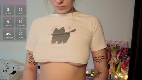 Snapshot of evahere4you chatting on March 28, 2:49 pm evahere4you online show from March 28, 2:49 pm