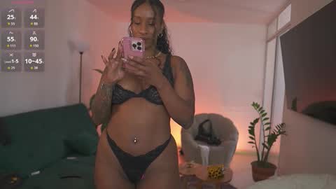 evajacksss_ online show from March 19, 7:29 pm