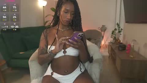 evajacksss_ online show from July 19, 3:05 pm