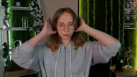 evalora online show from July 19, 7:17 pm