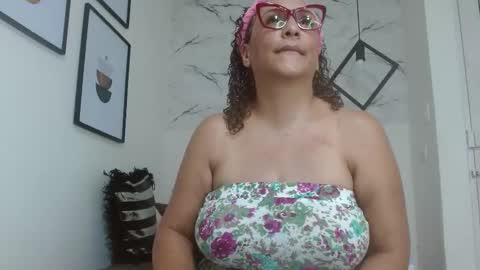 Eva Mills online show from October 25, 4:13 pm