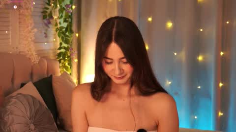 Snapshot of evamossi chatting on February 20, 6:19 am Eva online show from February 20, 6:19 am