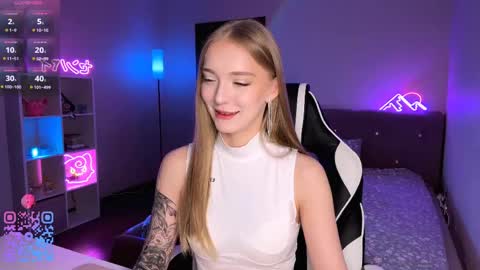 Snapshot of evamourr chatting on May 17, 2:35 pm Eva online show from May 17, 2:35 pm