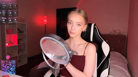 Snapshot of evamourr chatting on May 26, 3:30 pm Eva online show from May 26, 3:30 pm
