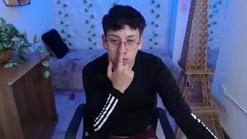 Evan online show from March 25, 11:38 am