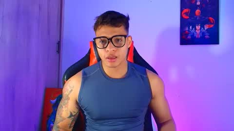 Snapshot of evan_greey chatting on November 30, 11:20 pm EVAN GREY online show from November 30, 11:20 pm