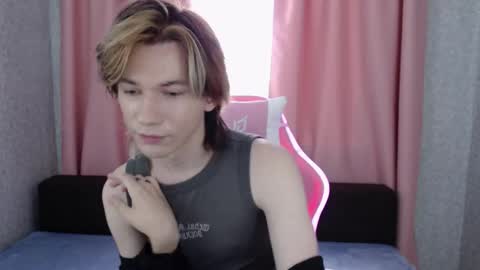 Snapshot of evan_reinhart chatting on September 27, 11:59 am evan_reinhart online show from September 27, 11:59 am