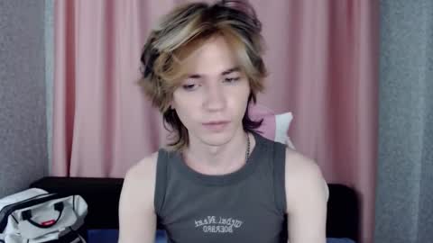 Snapshot of evan_reinhart chatting on October 2, 6:37 pm evan_reinhart online show from October 2, 6:37 pm