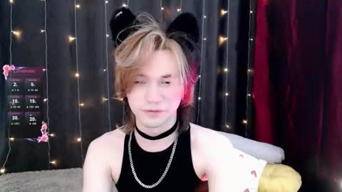 Snapshot of evan_reinhart chatting on November 8, 12:44 am evan_reinhart online show from November 8, 12:44 am