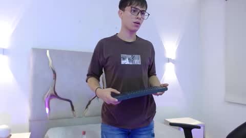 evan_tay online show from January 17, 3:11 am