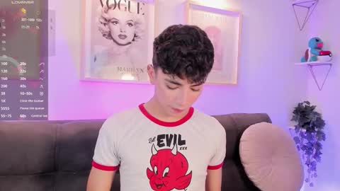 Evan voss  help me get 200 likesindependent model online show from October 26, 12:22 pm