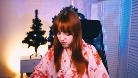Eva  online show from December 8, 9:13 am