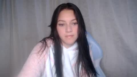 eva  online show from June 16, 10:45 pm