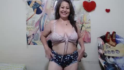 Snapshot of evangelinhotxxx33 chatting on October 14, 8:20 pm Eva online show from October 14, 8:20 pm