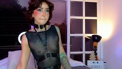 Evangelyne online show from January 3, 3:33 pm