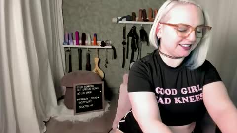 Evan Harlowe online show from March 18, 8:01 pm