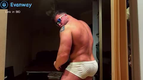 EvanHOTi online show from February 24, 3:26 am