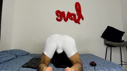 Snapshot of evans_collins24 chatting on November 27, 2:13 am Evans collins24 online show from November 27, 2:13 am