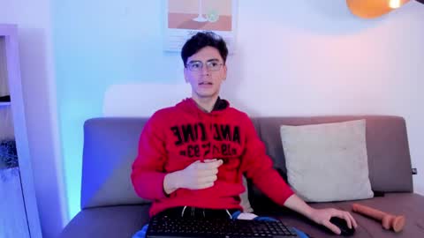 Snapshot of evans_lubov chatting on June 8, 1:22 pm Evans Lubov online show from June 8, 1:22 pm