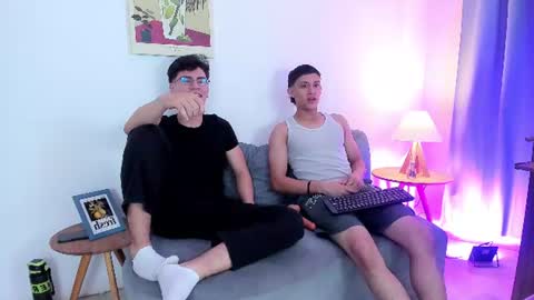 Snapshot of evans_lubov chatting on June 14, 8:00 pm Evans Lubov online show from June 14, 8:00 pm