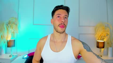 Snapshot of evans_opry1 chatting on October 20, 10:21 pm E V A N S online show from October 20, 10:21 pm