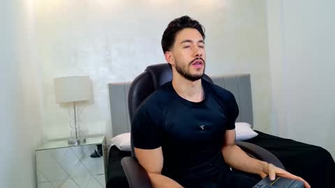 E V A N S online show from February 23, 11:24 pm