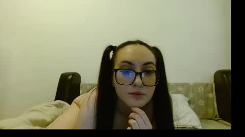 Snapshot of evaryde chatting on November 24, 6:24 am EvaRyde online show from November 24, 6:24 am