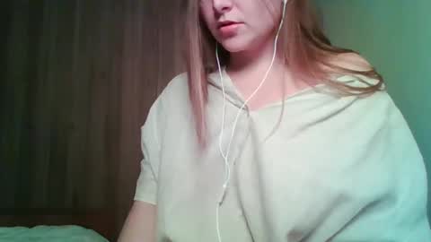 evasapples2026 online show from May 23, 9:08 pm