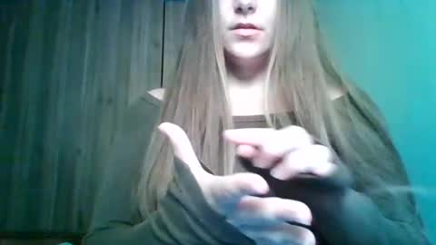 evasapples2026 online show from June 12, 1:54 pm