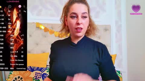 Snapshot of evasinclairr chatting on February 17, 12:01 pm evasinclairr online show from February 17, 12:01 pm