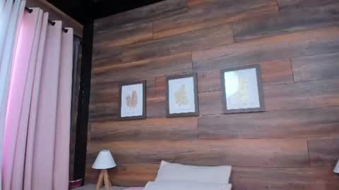 evasoto_ online show from June 14, 12:40 pm