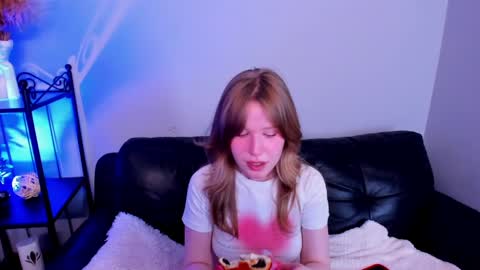 Snapshot of evastevs chatting on December 15, 1:13 am Eva online show from December 15, 1:13 am