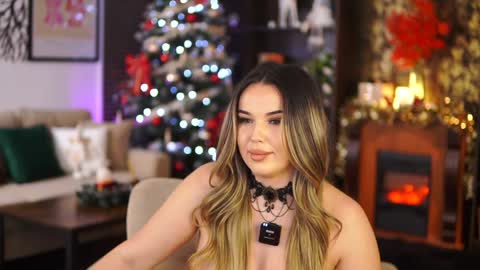 Snapshot of evasunderland chatting on December 12, 3:10 am Eva online show from December 12, 3:10 am