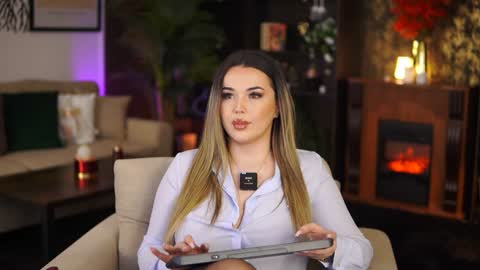 Snapshot of evasunderland chatting on January 13, 8:15 pm Eva online show from January 13, 8:15 pm