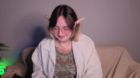 Snapshot of evathewitcher chatting on May 29, 8:45 am EvaTheWitcher online show from May 29, 8:45 am