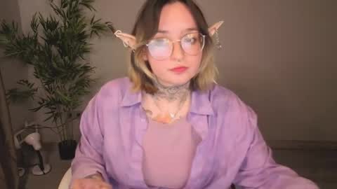 Snapshot of evathewitcher chatting on May 30, 2:19 am EvaTheWitcher online show from May 30, 2:19 am