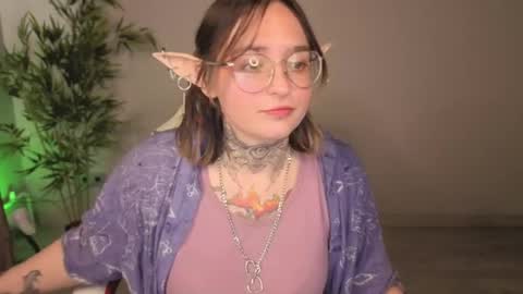 Snapshot of evathewitcher chatting on June 10, 1:17 am EvaTheWitcher online show from June 10, 1:17 am