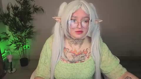 Snapshot of evathewitcher chatting on June 15, 1:52 am EvaTheWitcher online show from June 15, 1:52 am