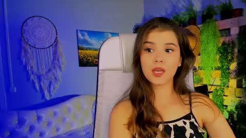 Snapshot of evathopson chatting on October 15, 8:58 am Eva next stream - - 1600 UTC2000 online show from October 15, 8:58 am