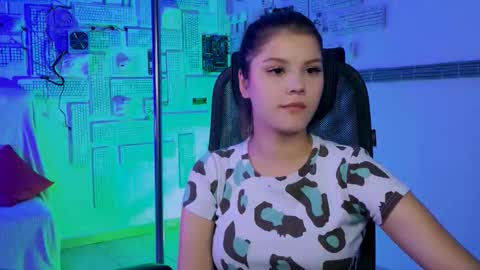 Snapshot of evathopson chatting on November 5, 10:26 am Eva next stream - - 1600 UTC2000 online show from November 5, 10:26 am