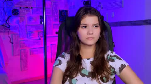 Snapshot of evathopson chatting on November 22, 12:04 pm Eva next stream - - 1600 UTC2000 online show from November 22, 12:04 pm