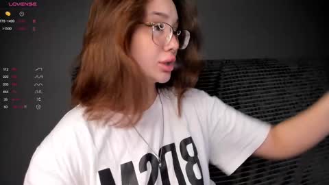 Snapshot of evaveenus chatting on February 24, 9:10 am evaveenus online show from February 24, 9:10 am